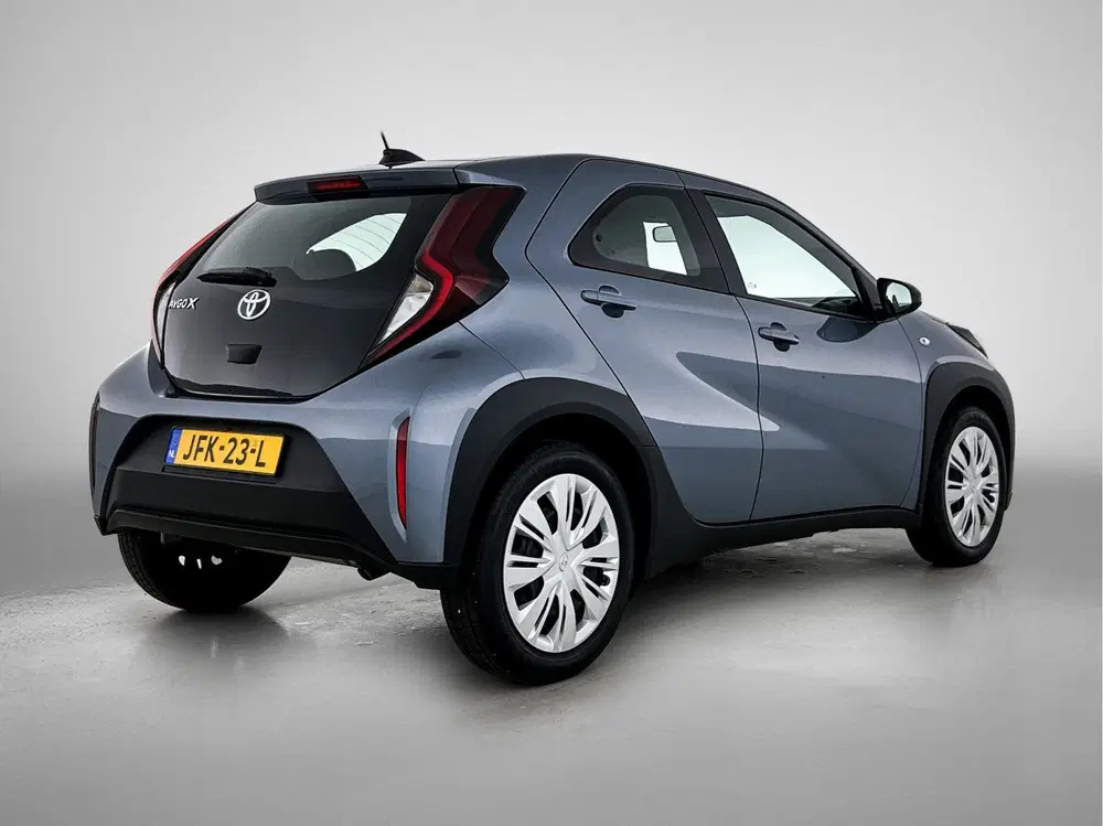 Toyota Aygo X 1.0 VVT-i MT Play uit 2025, foto 2