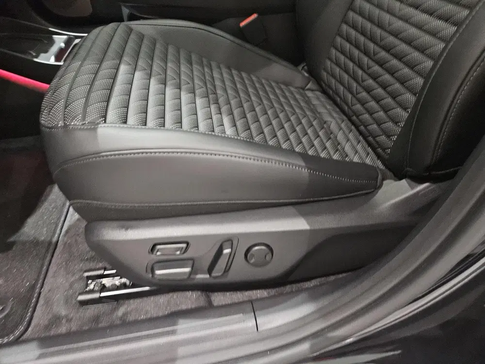 Kia EV4 81 uit 2025, foto 11