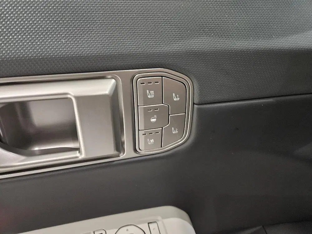 Kia EV4 81 uit 2025, foto 13