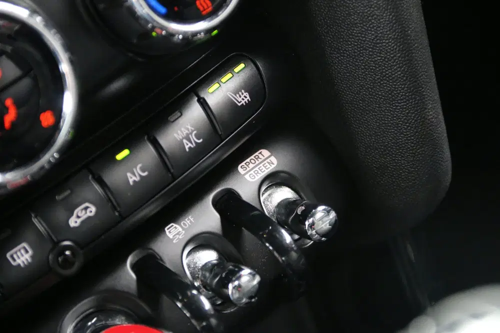 Mini Cooper 1.5 Cooper Chili DEALER OND NL-AUTO NAP LE uit 2020, foto 12