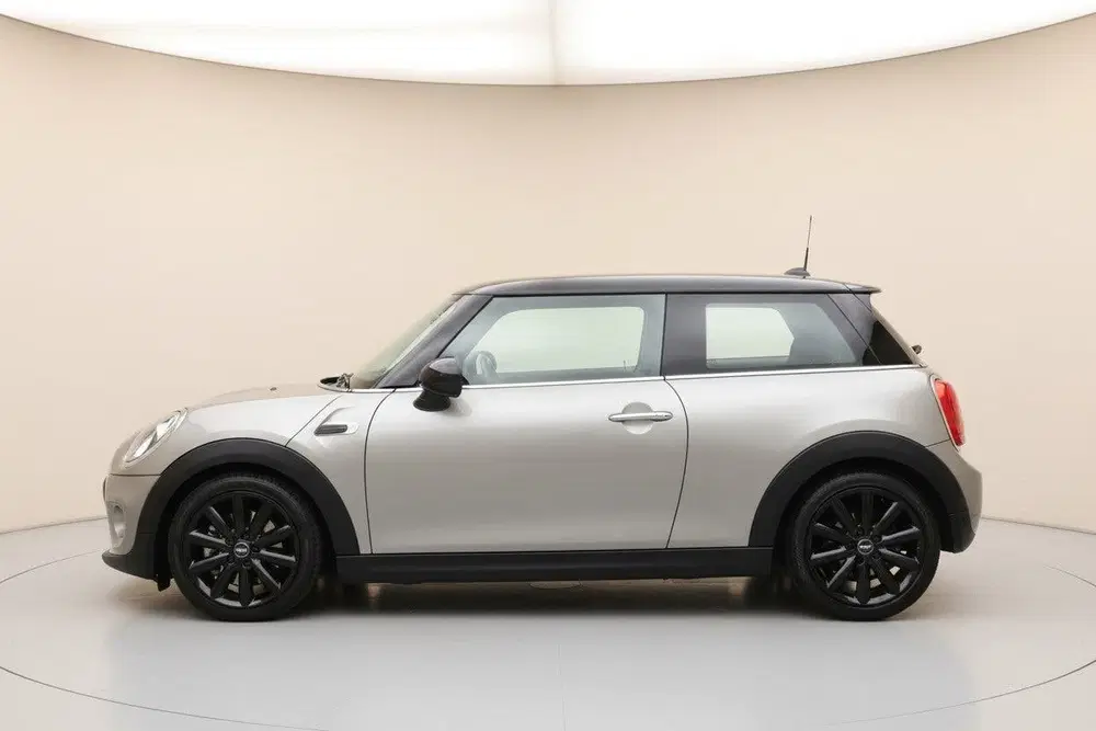 Mini Cooper 1.5 Cooper Chili DEALER OND NL-AUTO NAP LE uit 2020, foto 3