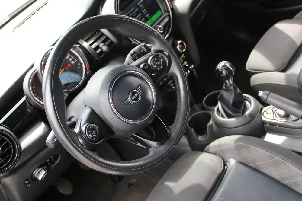 Mini Cooper 1.5 Cooper Chili DEALER OND NL-AUTO NAP LE uit 2020, foto 7