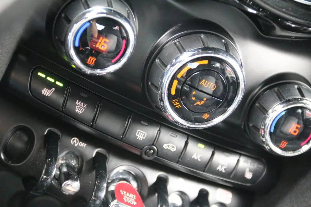Mini Cooper 1.5 Cooper Chili DEALER OND NL-AUTO NAP LE uit 2020, foto 9