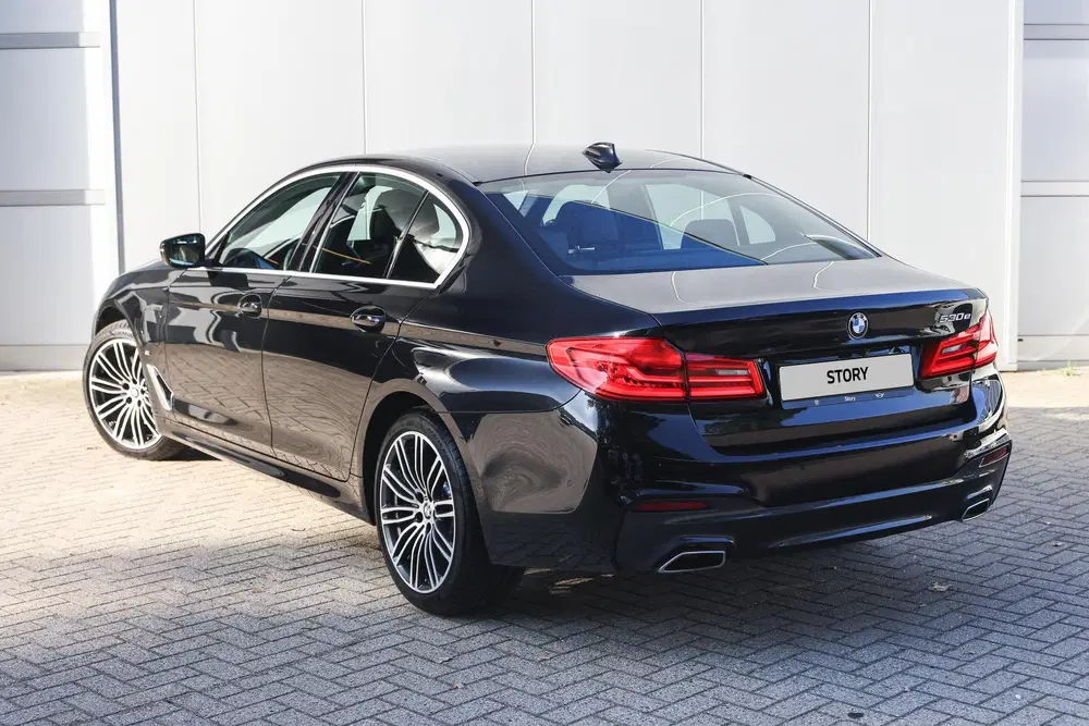 BMW 5-serie 530e xDrive High executive M Sport Automaa uit 2019, foto 2