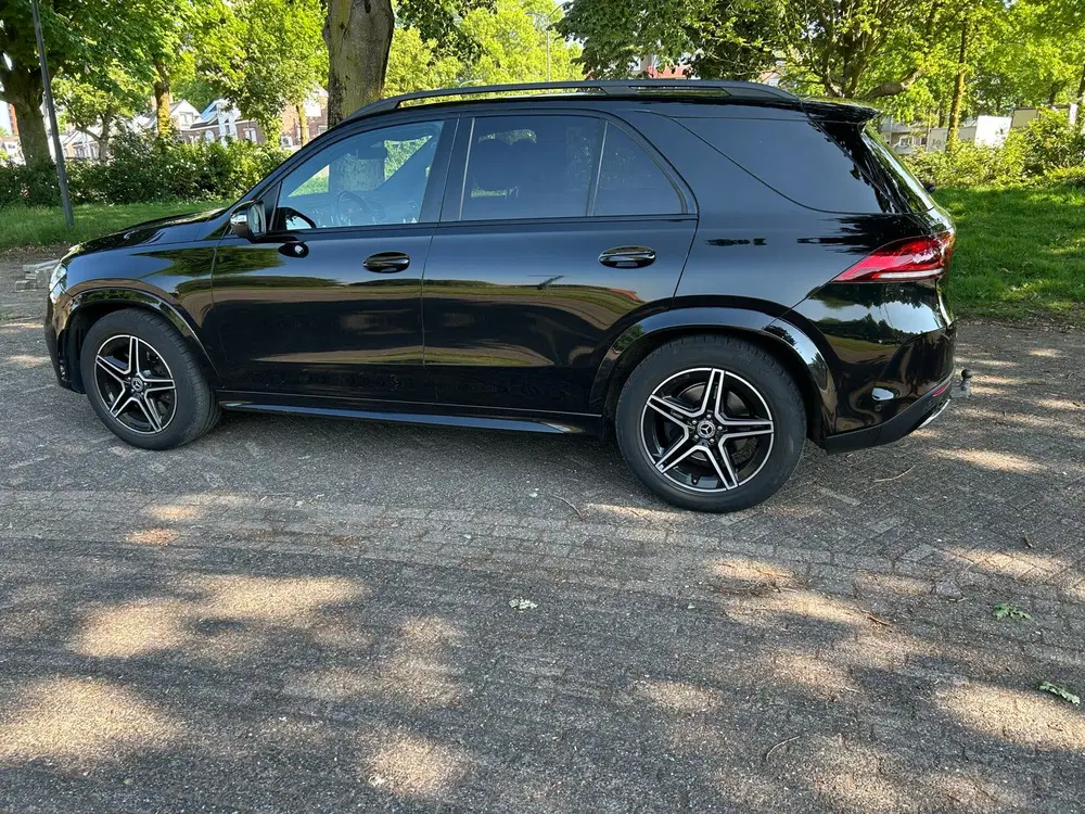 Mercedes-Benz GLE 450 4MATIC 367pk 9G-TRONIC 2020 Zwart uit 2020, foto 4