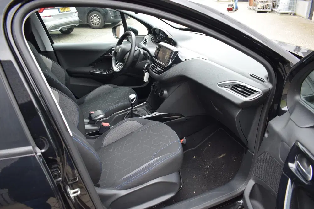 Peugeot 2008 1.2 PureTech 12 mnd GARANTIE DealerOH DBri uit 2019, foto 13
