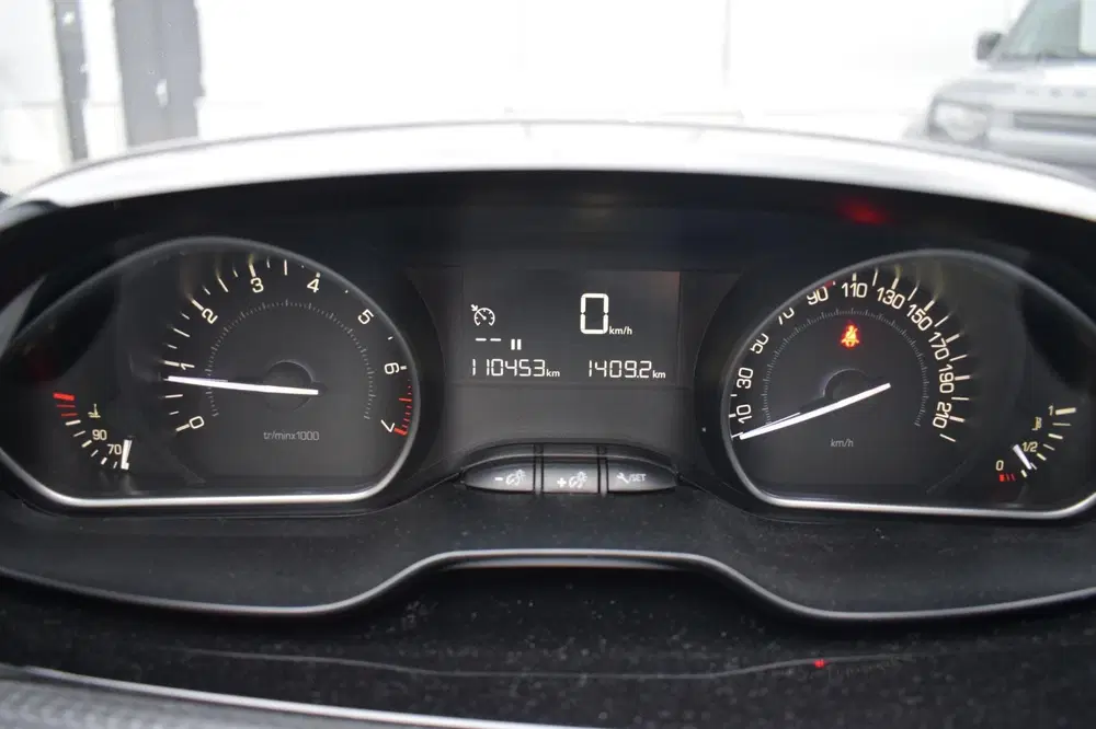 Peugeot 2008 1.2 PureTech 12 mnd GARANTIE DealerOH DBri uit 2019, foto 14