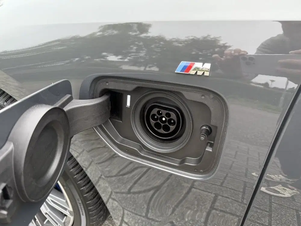 BMW 3-serie 330e High Executive uit 2019, foto 13