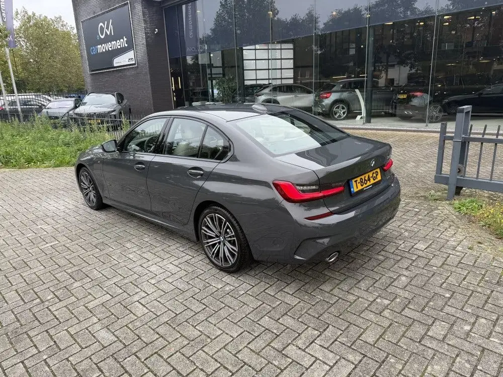 BMW 3-serie 330e High Executive uit 2019, foto 14