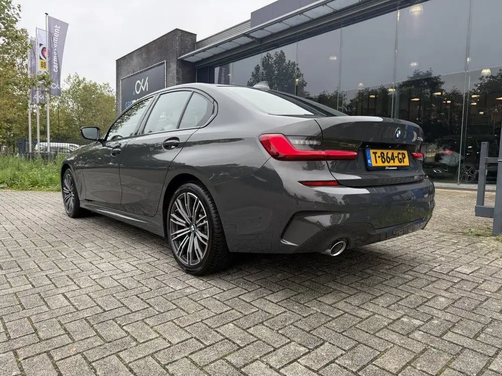 BMW 3-serie 330e High Executive uit 2019, foto 3