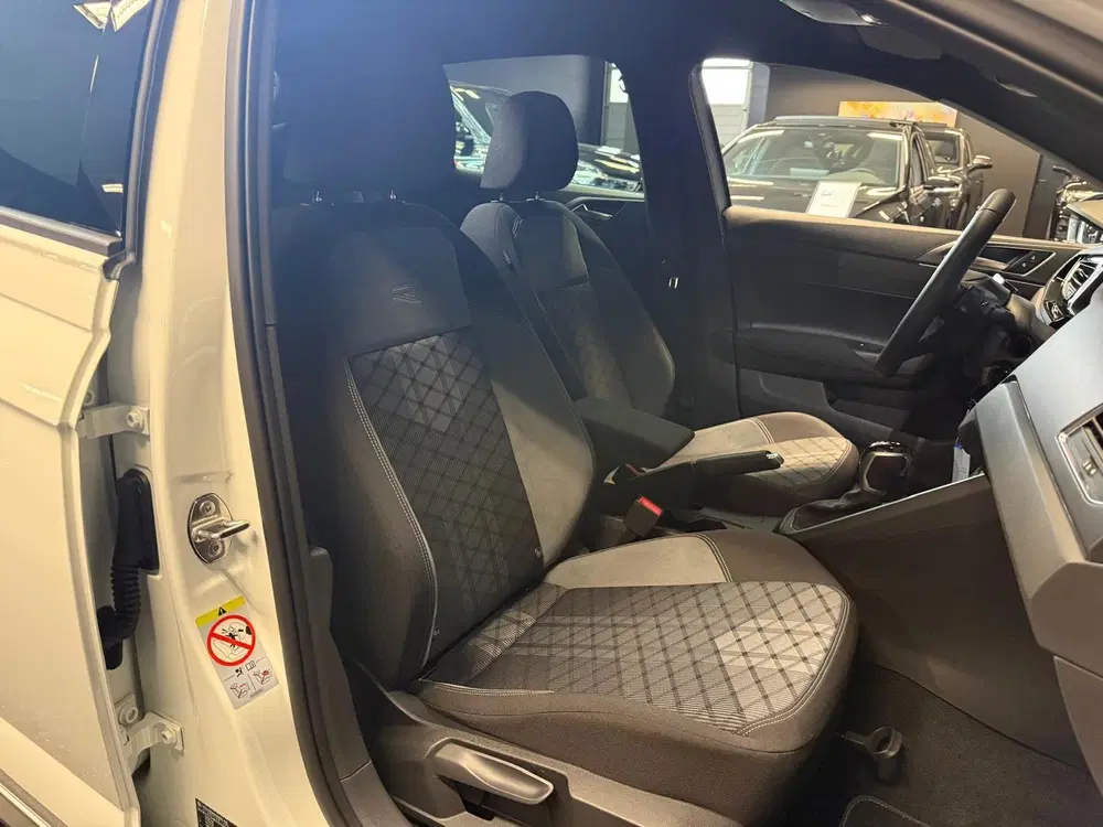 Volkswagen Polo 1.0 TSI R-Line FRONTASSIST uit 2022, foto 2