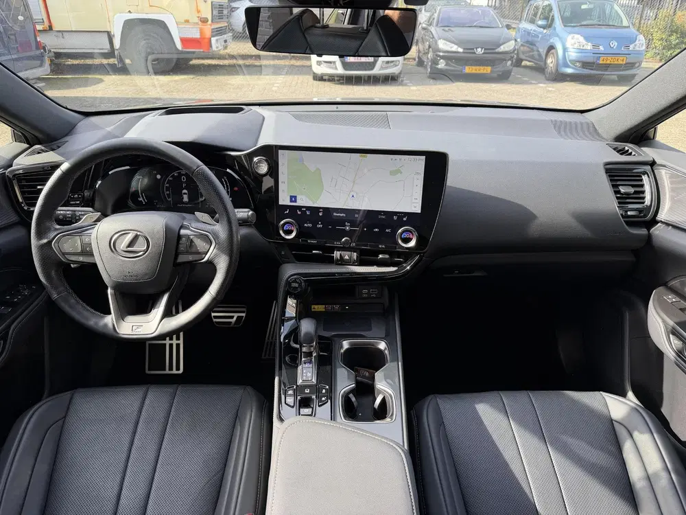 Lexus NX 450h+ AWD F SPORT Line uit 2022, foto 8