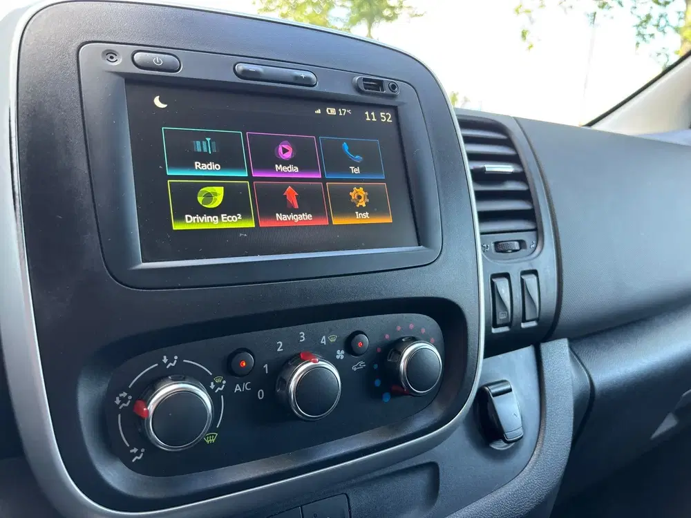 Renault Trafic 2.0 dCi 145 T29 L2H1 DC Comfort uit 2020, foto 12