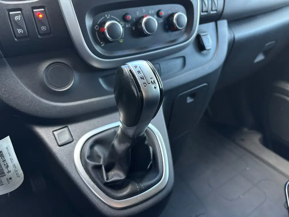 Renault Trafic 2.0 dCi 145 T29 L2H1 DC Comfort uit 2020, foto 4