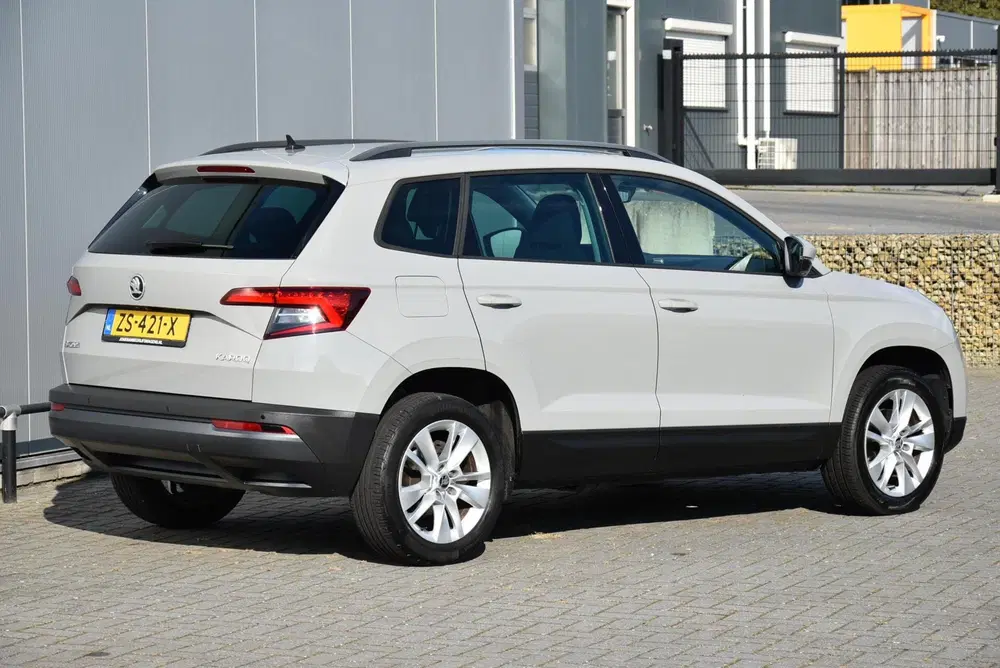Skoda Karoq 1.0 TSI Business Edition Navi Clima PDC Cr uit 2019, foto 3