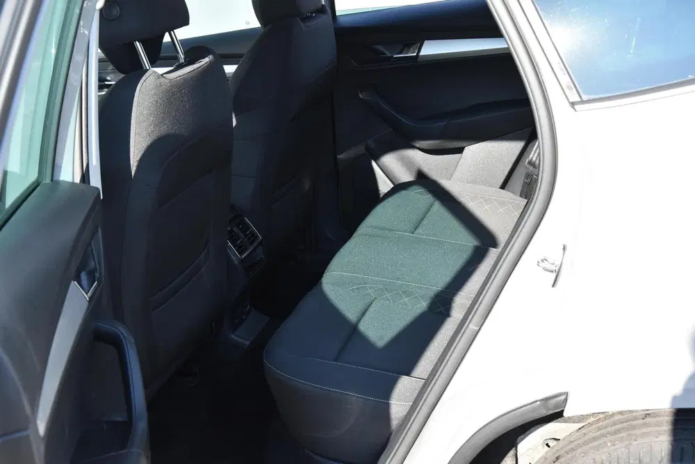 Skoda Karoq 1.0 TSI Business Edition Navi Clima PDC Cr uit 2019, foto 9