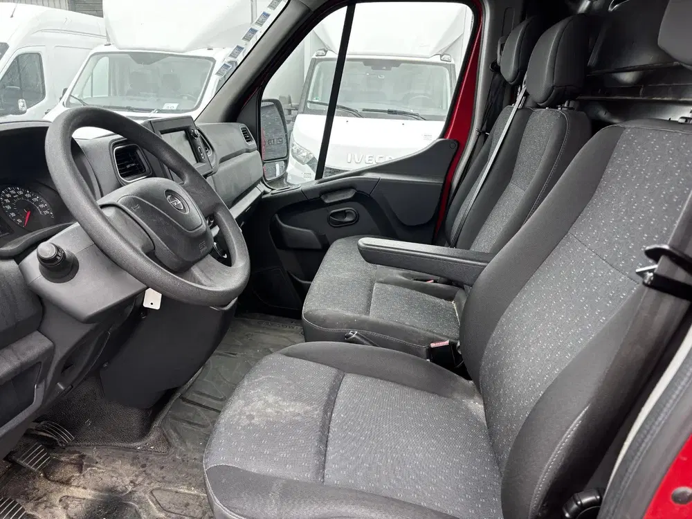 Opel Movano 2 uit 2021, foto 13