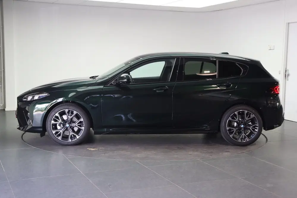 BMW 1-serie 120 M Sport Automaat uit 2026, foto 2