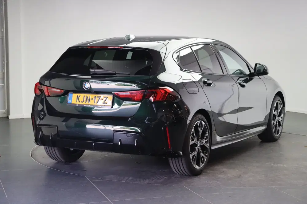 BMW 1-serie 120 M Sport Automaat uit 2026, foto 3
