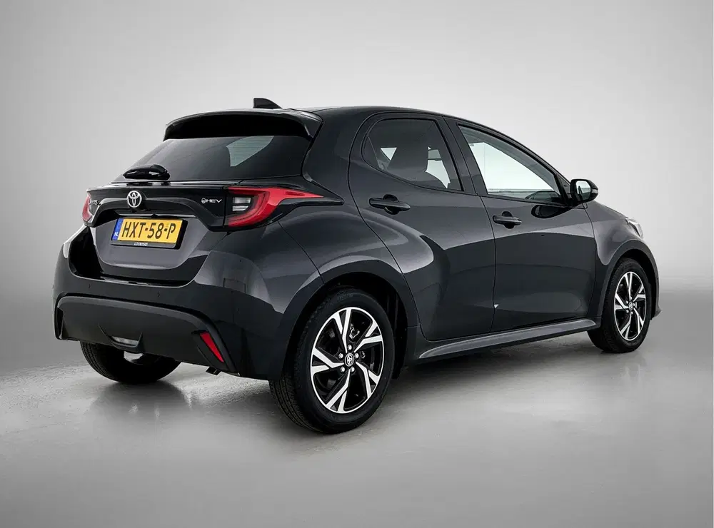 Toyota Yaris 1.5 Hybrid 115 Dynamic Comfort Pack uit 2025, foto 2