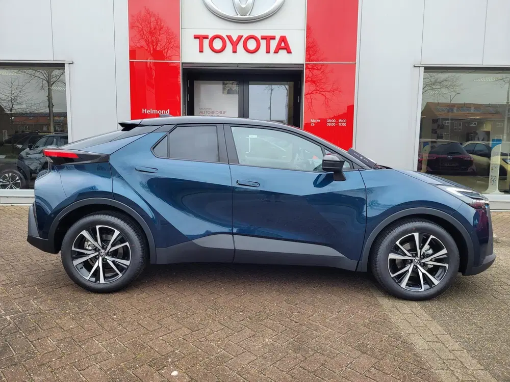 Toyota C-HR 2.0 Plug-in Hybrid 220 Dynamic uit 2026, foto 2