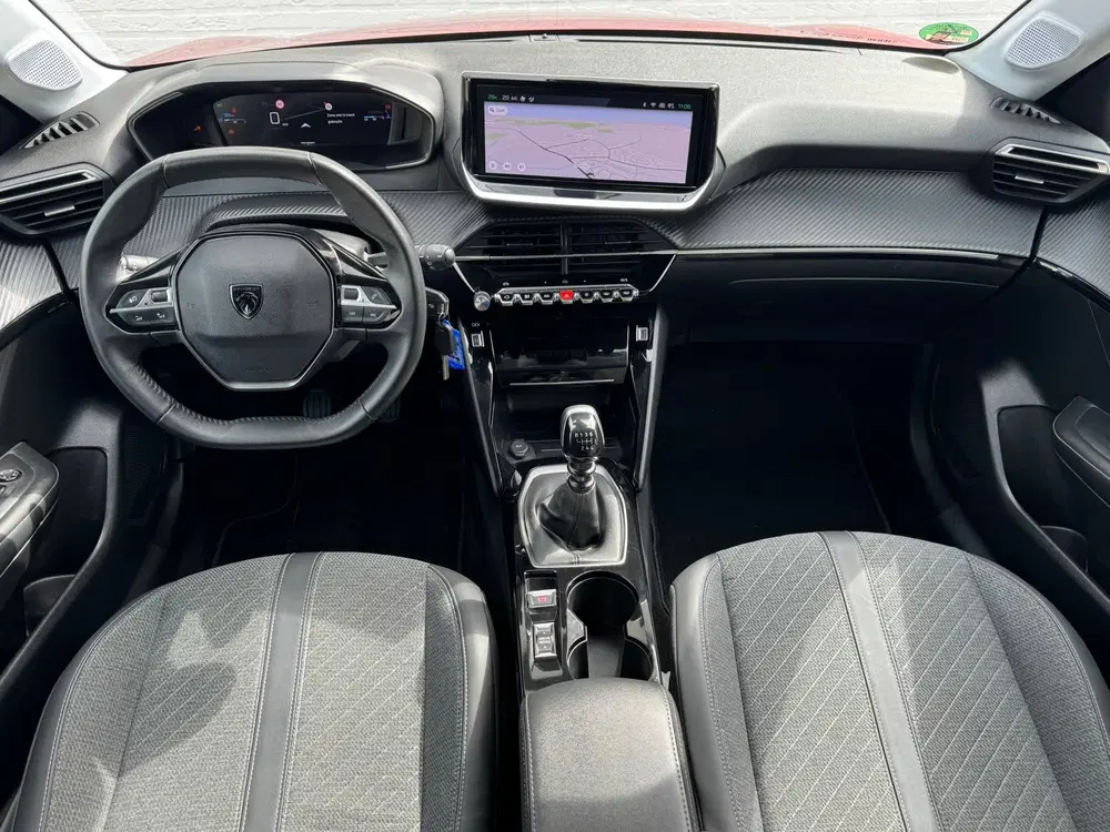 Peugeot 208 1.2 PureTech 100 Allure 360 Camera Navi Af uit 2024, foto 3