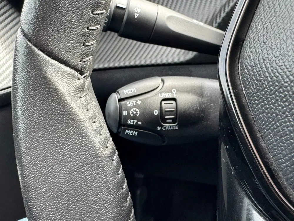 Peugeot 208 1.2 PureTech 100 Allure 360 Camera Navi Af uit 2024, foto 7