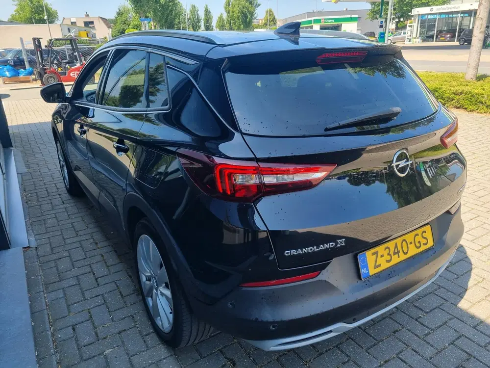 Opel Grandland 1.6 Turbo Hybrid4 Ultimate Sportleder Navi uit 2020, foto 3