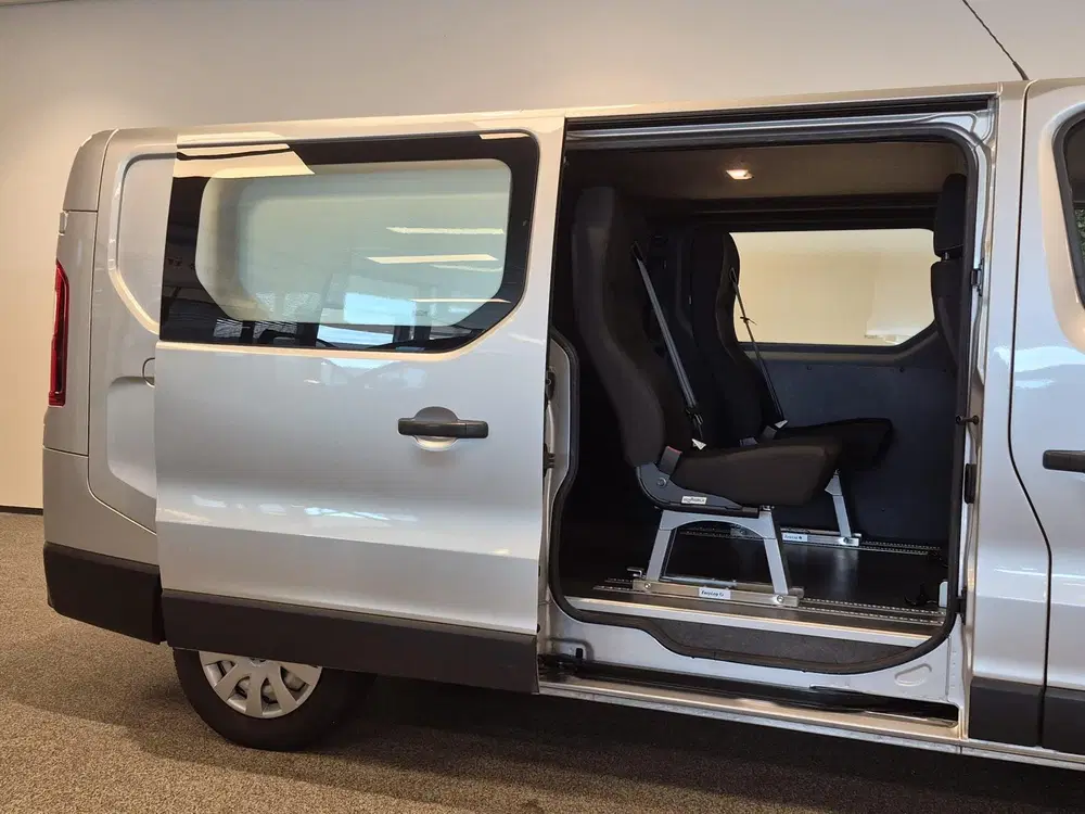 Renault Trafic L2H1 Rolstoelbus uit 2019, foto 9