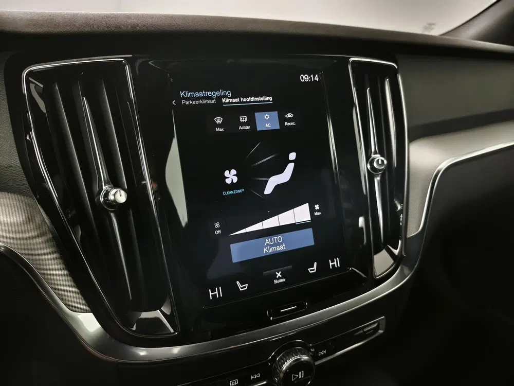 Volvo S60 2.0 Recharge T6 AWD R-Design DEALER ONDERH uit 2021, foto 13