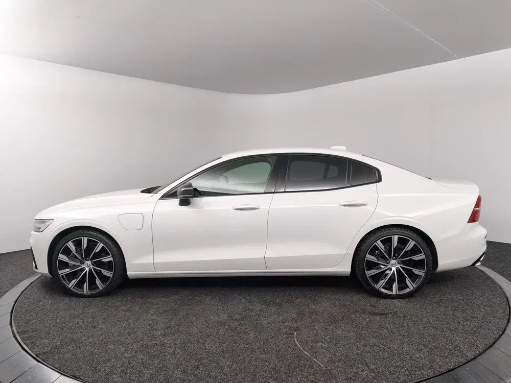 Volvo S60 2.0 Recharge T6 AWD R-Design DEALER ONDERH uit 2021, foto 15