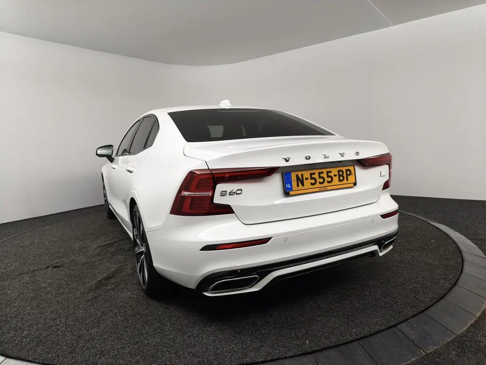 Volvo S60 2.0 Recharge T6 AWD R-Design DEALER ONDERH uit 2021, foto 6
