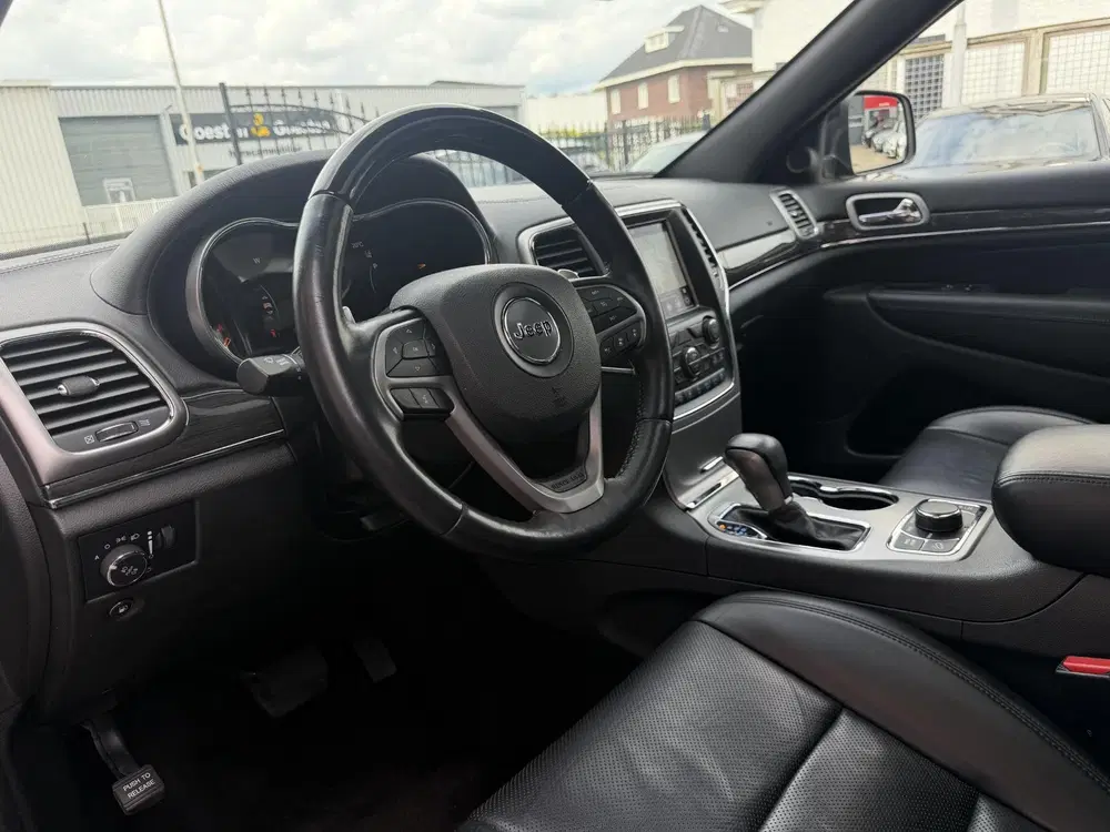 Jeep Grand Cherokee 3.0 CRD Overland uit 2019, foto 2