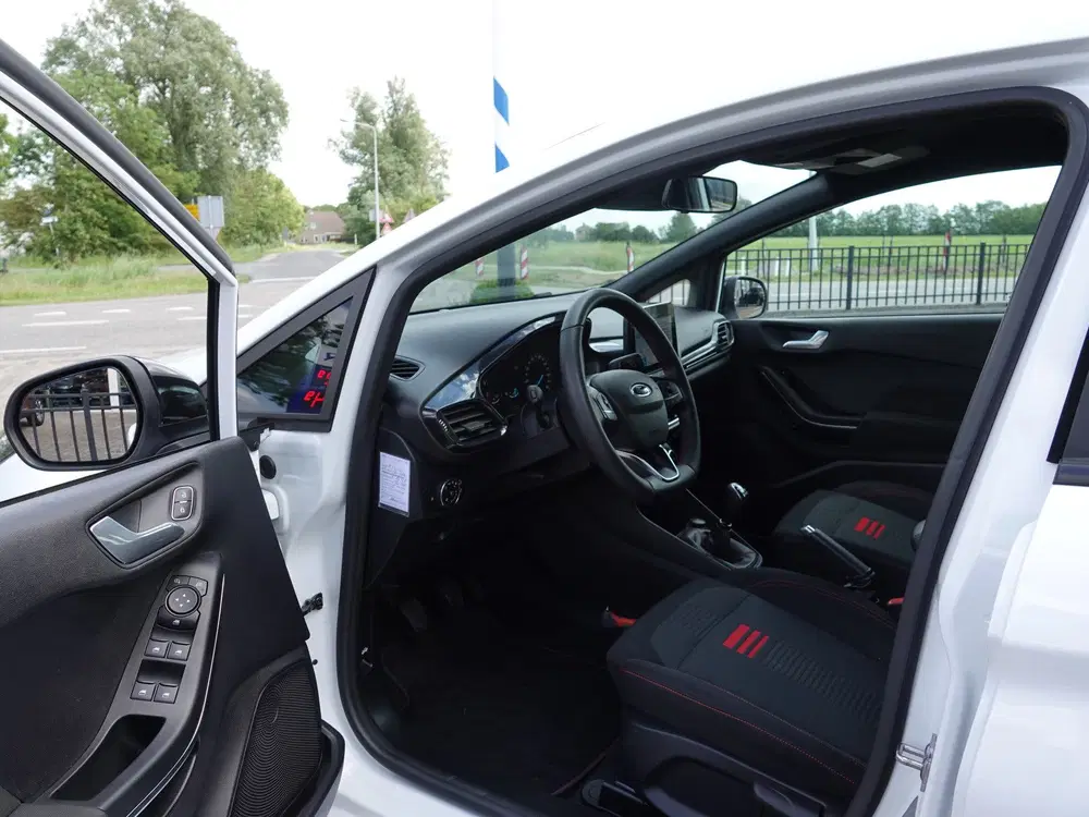 Ford Fiesta 1.0 EcoBoost 125PK Hybrid ST-Line TWO-TONE uit 2022, foto 4