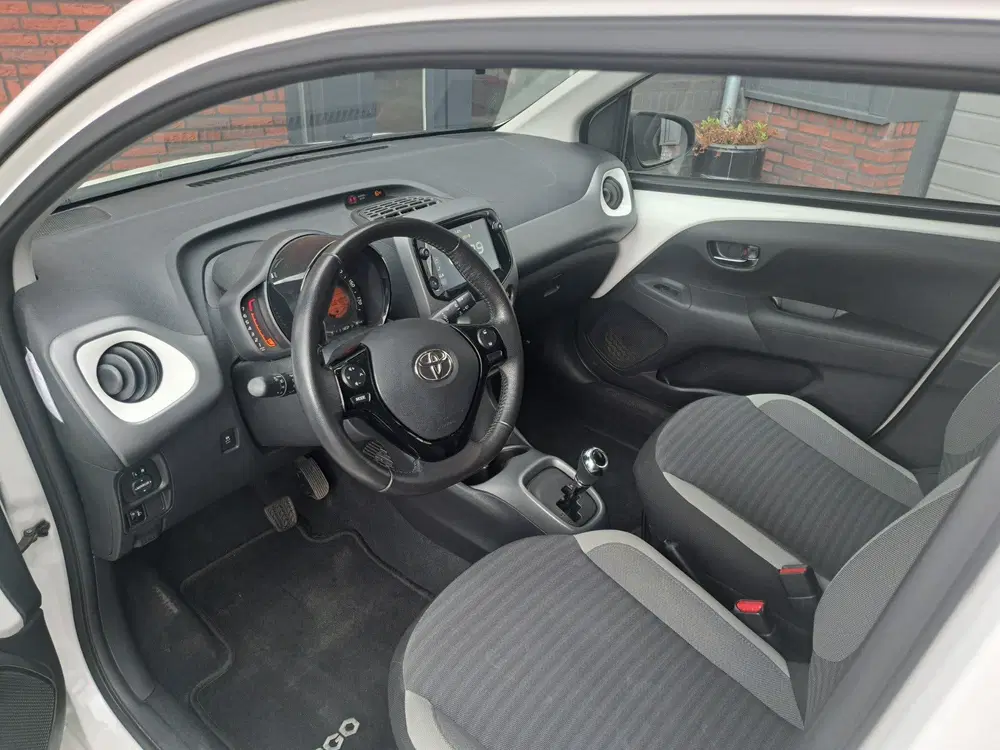 Toyota Aygo 1.0 VVT-i x-joy AUTOMAAT uit 2019, foto 7