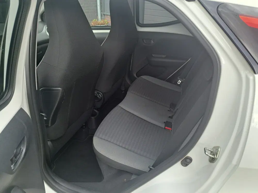 Toyota Aygo 1.0 VVT-i x-joy AUTOMAAT uit 2019, foto 8