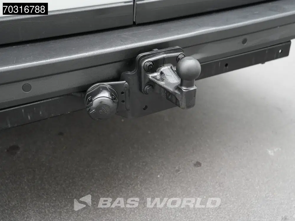 Volkswagen Crafter 140pk L3H3 Trekhaak Navi Airco Cruise Par uit 2022, foto 9
