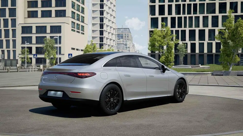 Mercedes-Benz EQE 300 Business Line 89 kWh uit 2023, foto 2