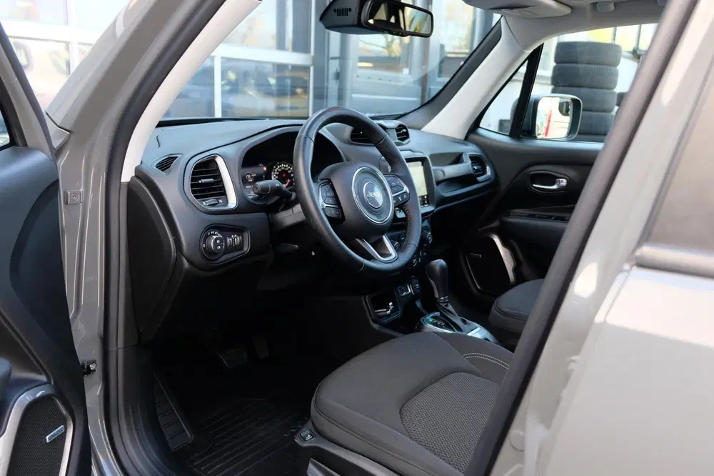 Jeep Renegade 1.3T automaat Panodak uit 2020, foto 2