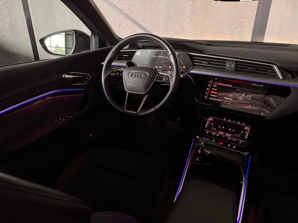 Audi e-tron 55 S uit 2022, foto 12