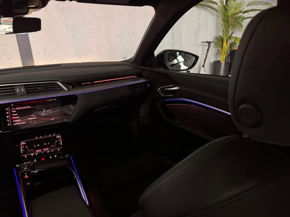 Audi e-tron 55 S uit 2022, foto 13