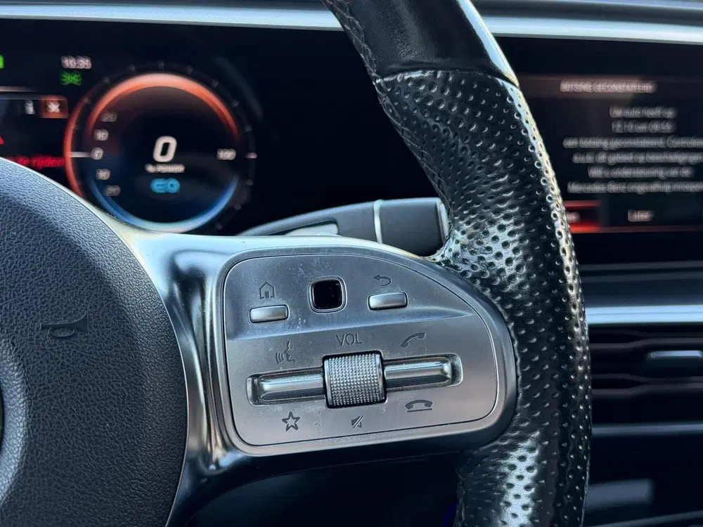 Mercedes-Benz EQC Mercedes EQC 400 4MATIC 80 kWh Pano uit 2020, foto 10