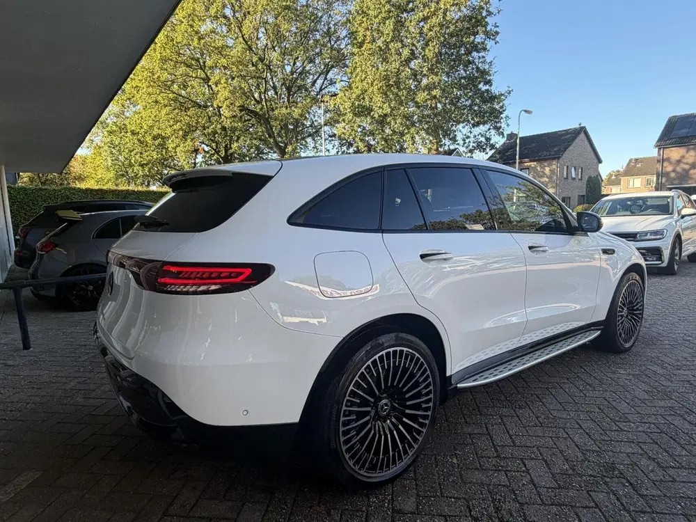 Mercedes-Benz EQC Mercedes EQC 400 4MATIC 80 kWh Pano uit 2020, foto 3