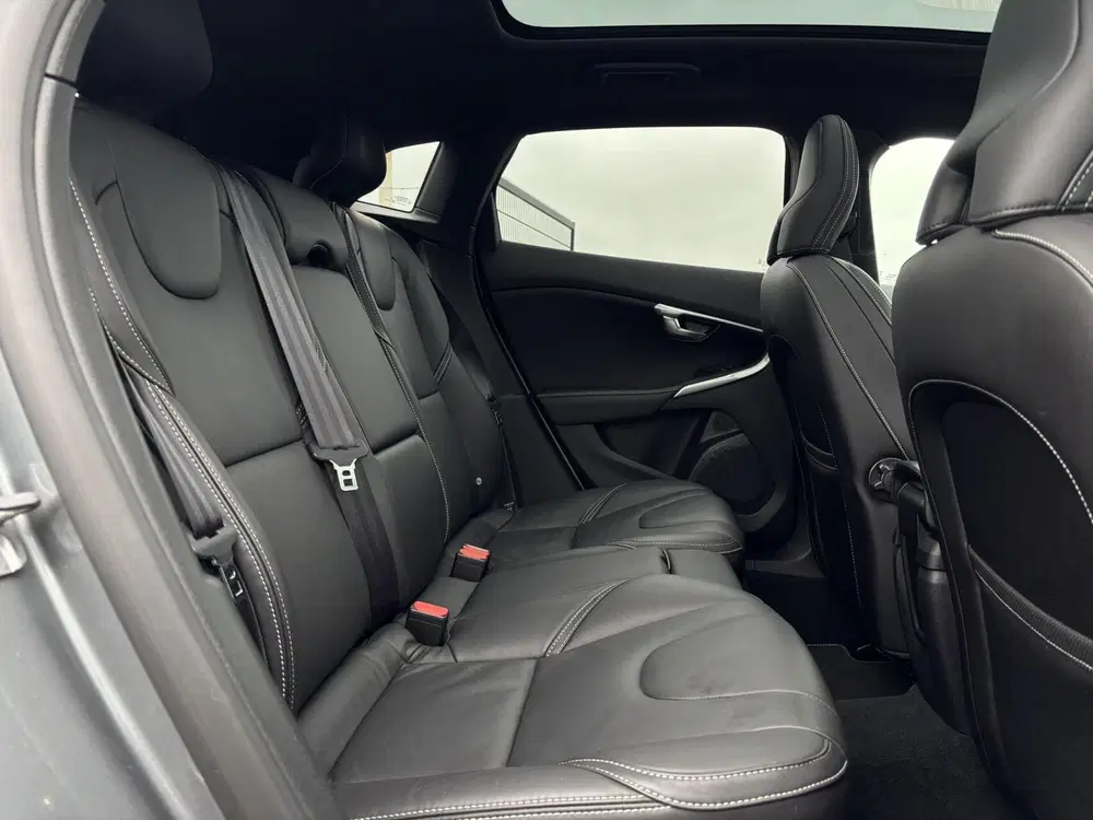 Volvo V40 1.5 T3 Polar+ Sport R-Design trekhaak lede uit 2019, foto 10