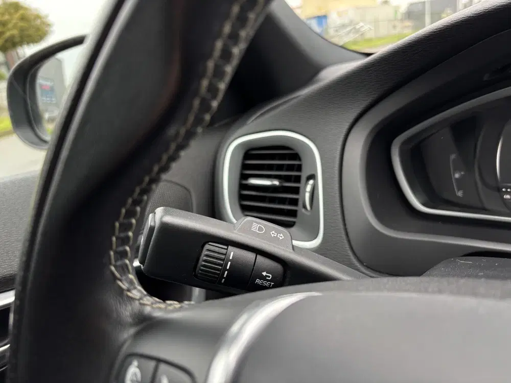 Volvo V40 1.5 T3 Polar+ Sport R-Design trekhaak lede uit 2019, foto 13