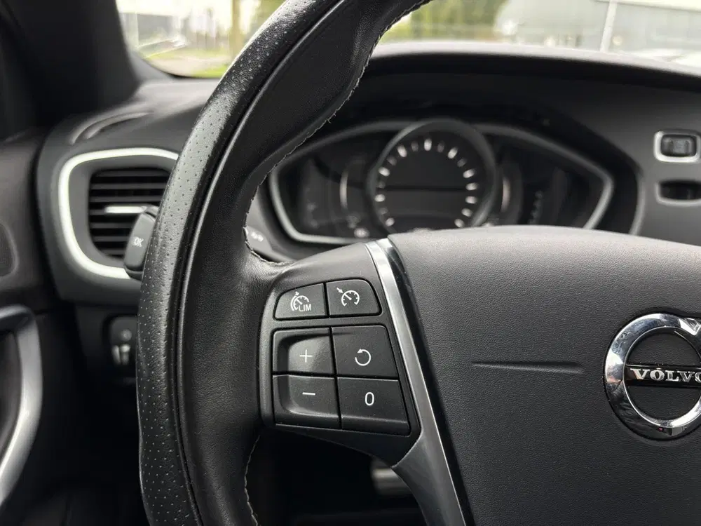 Volvo V40 1.5 T3 Polar+ Sport R-Design trekhaak lede uit 2019, foto 15