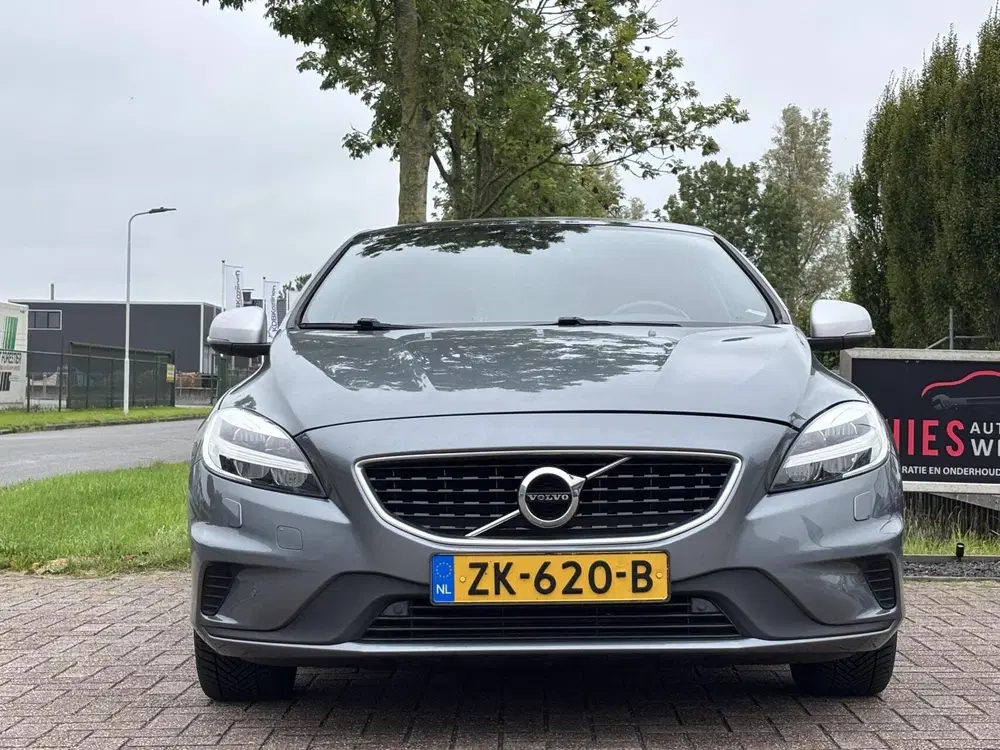 Volvo V40 1.5 T3 Polar+ Sport R-Design trekhaak lede uit 2019, foto 4