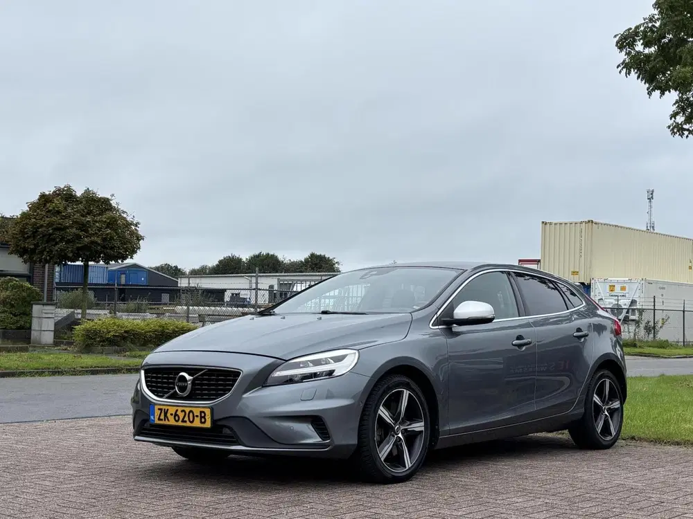 Volvo V40 1.5 T3 Polar+ Sport R-Design trekhaak lede uit 2019, foto 5