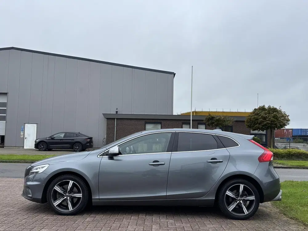 Volvo V40 1.5 T3 Polar+ Sport R-Design trekhaak lede uit 2019, foto 6