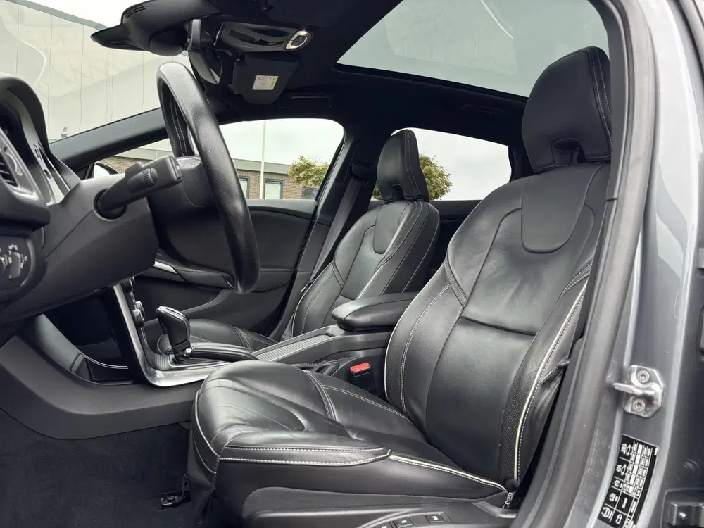 Volvo V40 1.5 T3 Polar+ Sport R-Design trekhaak lede uit 2019, foto 7